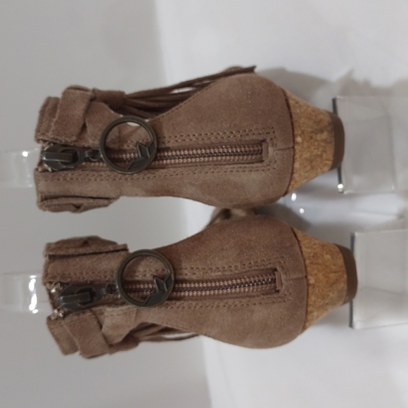 Koolaburra by Ugg Tan Suede Saige Cork Wedge Sandal Size 6 Zip Up Back - Picture 9 of 16
